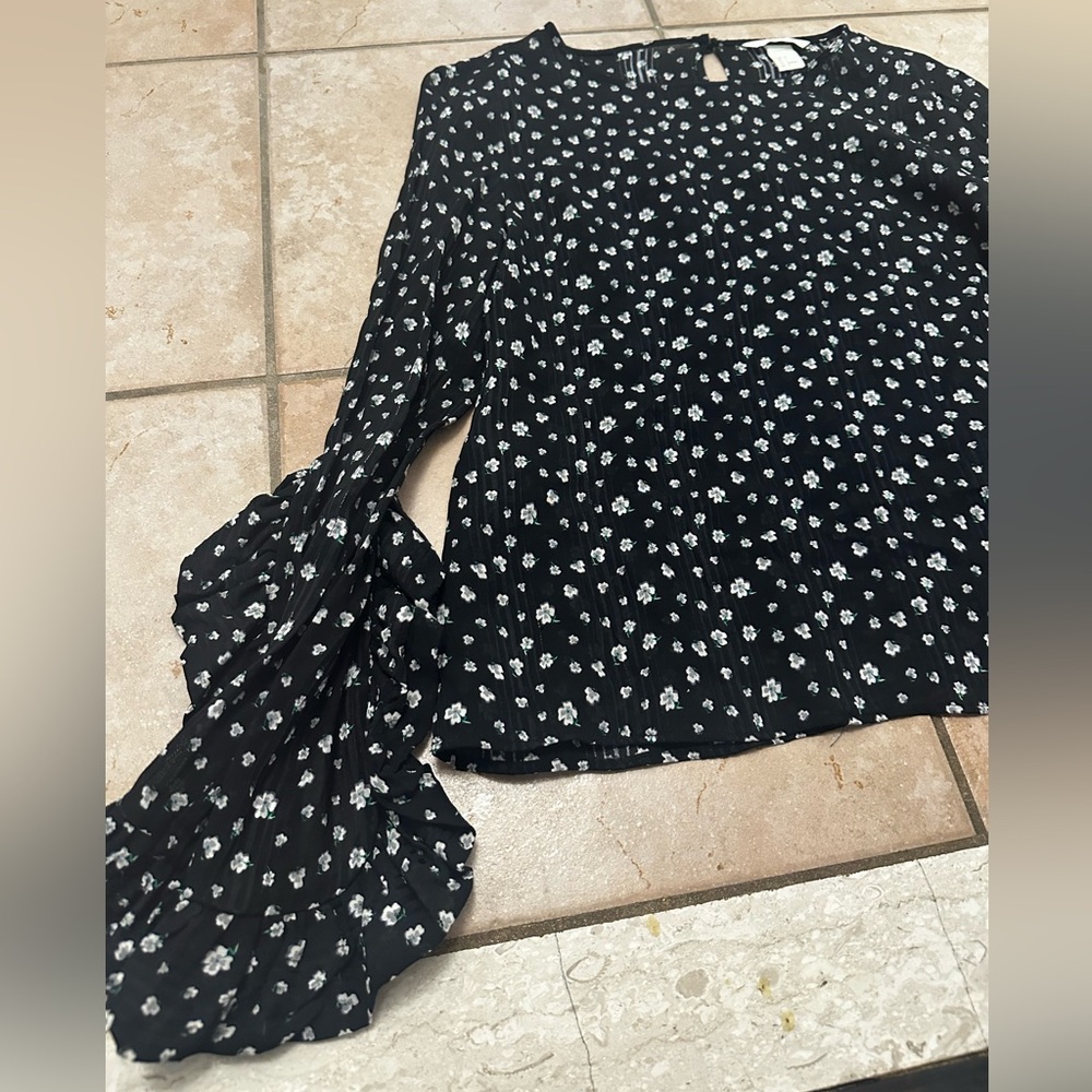 H&M Black Floral Blouse with Flounced, Asymmetric Cuffs - size 4
